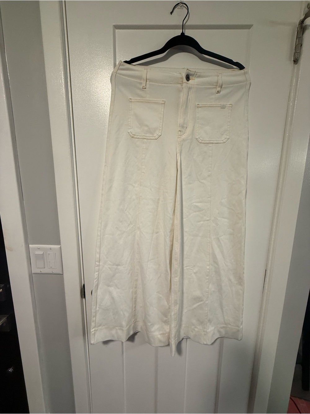 HALARA Cream Wide-Leg Jeans